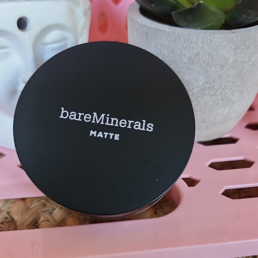 bareMinerals Matte Foundation in Black
